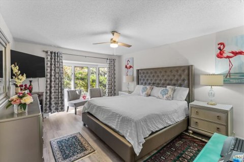 Townhouse in Daytona Beach Shores, Florida 3 bedrooms, 164.62 sq.m. № 1805782 - photo 5