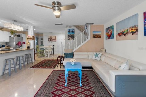 Townhouse in Daytona Beach Shores, Florida 3 bedrooms, 164.62 sq.m. № 1805782 - photo 23
