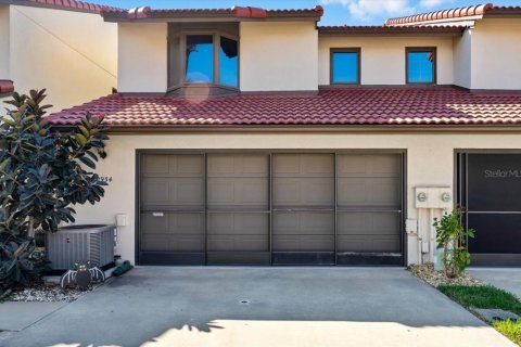 Townhouse in Daytona Beach Shores, Florida 3 bedrooms, 164.62 sq.m. № 1805782 - photo 1