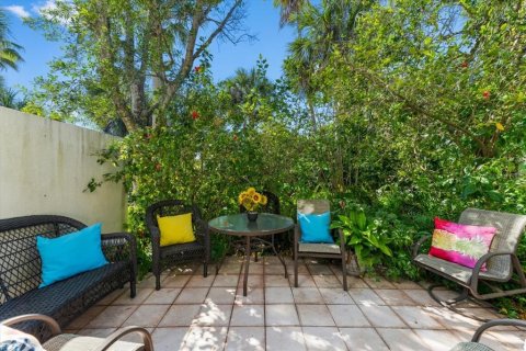 Townhouse in Daytona Beach Shores, Florida 3 bedrooms, 164.62 sq.m. № 1805782 - photo 18