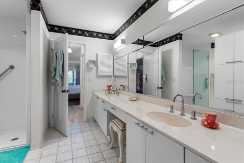 Townhouse in Daytona Beach Shores, Florida 3 bedrooms, 164.62 sq.m. № 1805782 - photo 9