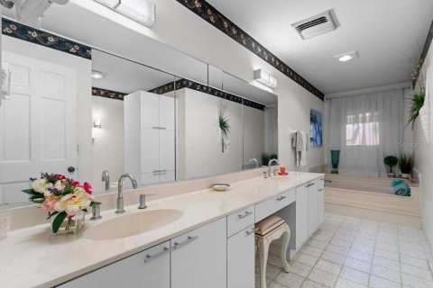 Townhouse in Daytona Beach Shores, Florida 3 bedrooms, 164.62 sq.m. № 1805782 - photo 7