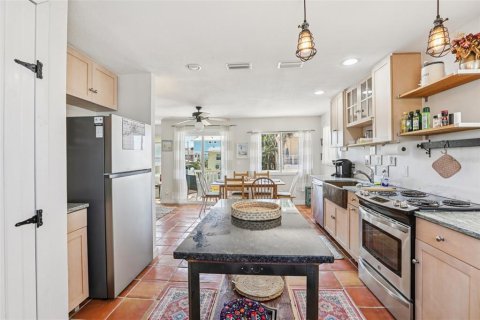 Villa ou maison à vendre à Treasure Island, Floride: 2 chambres, 150.59 m2 № 2275565 - photo 14