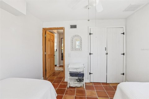 Villa ou maison à vendre à Treasure Island, Floride: 2 chambres, 150.59 m2 № 2275565 - photo 19