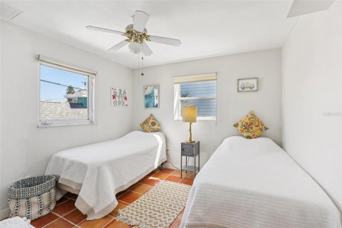 Villa ou maison à vendre à Treasure Island, Floride: 2 chambres, 150.59 m2 № 2275565 - photo 18