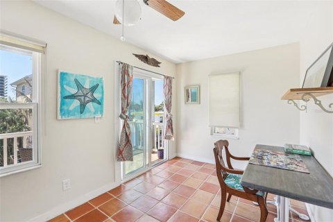 Villa ou maison à vendre à Treasure Island, Floride: 2 chambres, 150.59 m2 № 2275565 - photo 26