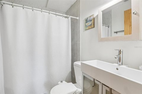 Villa ou maison à vendre à Treasure Island, Floride: 2 chambres, 150.59 m2 № 2275565 - photo 17