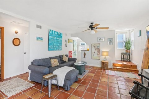 Villa ou maison à vendre à Treasure Island, Floride: 2 chambres, 150.59 m2 № 2275565 - photo 10