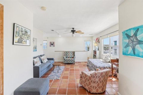 Villa ou maison à vendre à Treasure Island, Floride: 2 chambres, 150.59 m2 № 2275565 - photo 16