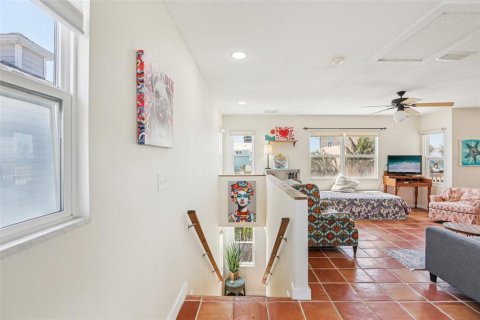 Villa ou maison à vendre à Treasure Island, Floride: 2 chambres, 150.59 m2 № 2275565 - photo 21