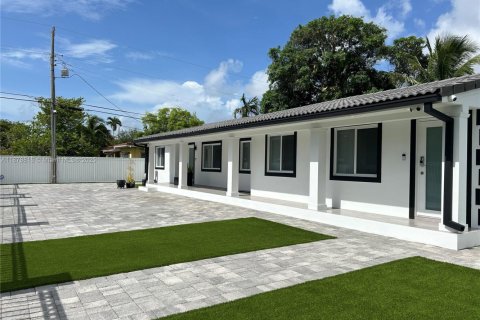 Villa ou maison à Miami, Floride 4 chambres, 229.1 m2 № 2088903