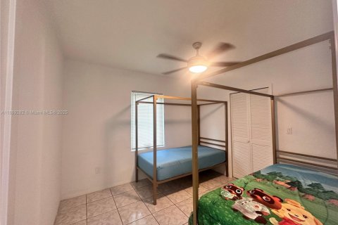 Propiedad comercial en venta en Biscayne Park, Florida, 144.74 m2 № 1945933 - foto 11