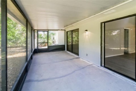 House in Sarasota, Florida 3 bedrooms, 126.53 sq.m. № 1908385 - photo 7