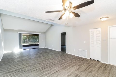 House in Sarasota, Florida 3 bedrooms, 126.53 sq.m. № 1908385 - photo 4