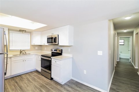 House in Sarasota, Florida 3 bedrooms, 126.53 sq.m. № 1908385 - photo 6