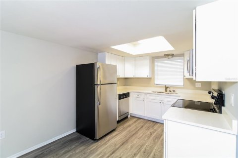 House in Sarasota, Florida 3 bedrooms, 126.53 sq.m. № 1908385 - photo 5
