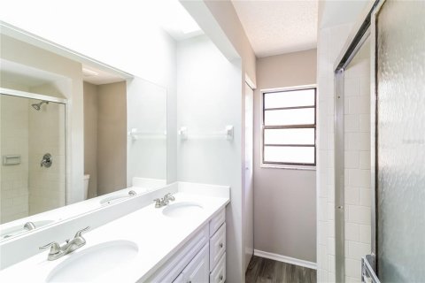 House in Sarasota, Florida 3 bedrooms, 126.53 sq.m. № 1908385 - photo 10