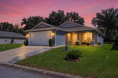 Casa en Floral City, Florida 3 dormitorios, 127.09 m2 № 2384412