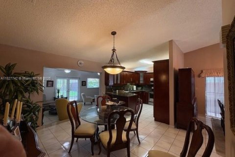 Villa ou maison à vendre à Miami, Floride: 3 chambres, 187.29 m2 № 1977189 - photo 5