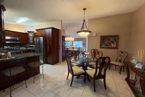 Villa ou maison à vendre à Miami, Floride: 3 chambres, 187.29 m2 № 1977189 - photo 4