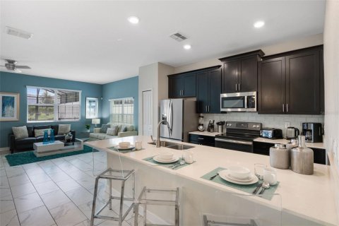 Townhouse in Davenport, Florida 5 bedrooms, 192.49 sq.m. № 1778058 - photo 7