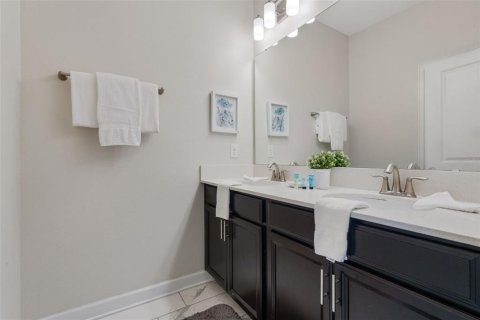 Townhouse in Davenport, Florida 5 bedrooms, 192.49 sq.m. № 1778058 - photo 11