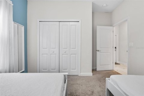 Townhouse in Davenport, Florida 5 bedrooms, 192.49 sq.m. № 1778058 - photo 14