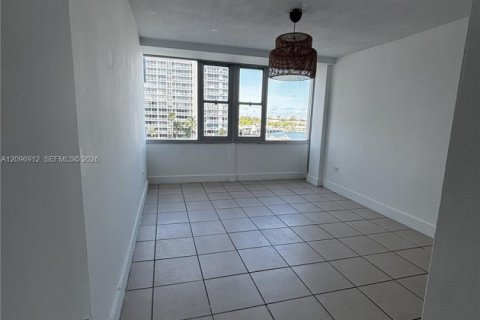 Copropriété à louer à North Bay Village, Floride: 1 chambre, 68.28 m2 № 2390726 - photo 8
