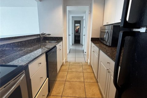 Copropriété à louer à North Bay Village, Floride: 1 chambre, 68.28 m2 № 2390726 - photo 12