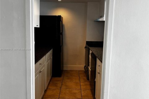 Copropriété à louer à North Bay Village, Floride: 1 chambre, 68.28 m2 № 2390726 - photo 11