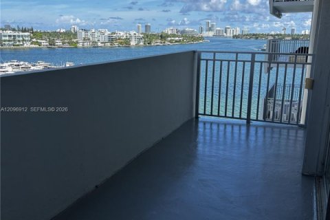 Copropriété à louer à North Bay Village, Floride: 1 chambre, 68.28 m2 № 2390726 - photo 14