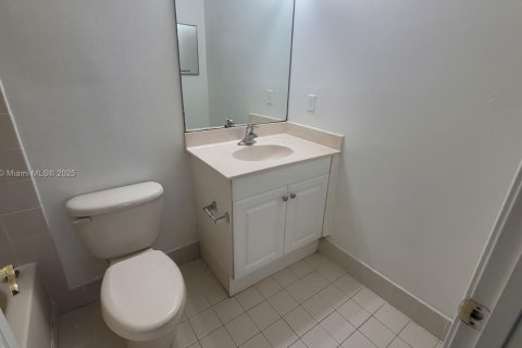 Touwnhouse à vendre à Miramar, Floride: 2 chambres, 96.34 m2 № 2013001 - photo 8