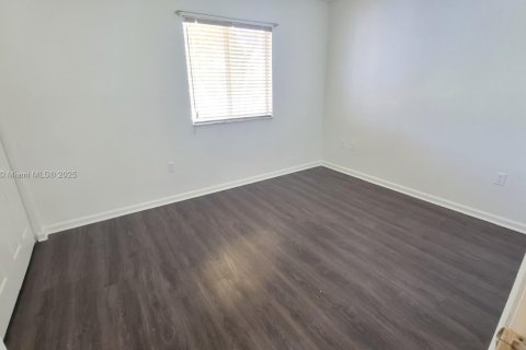 Touwnhouse à vendre à Miramar, Floride: 2 chambres, 96.34 m2 № 2013001 - photo 10