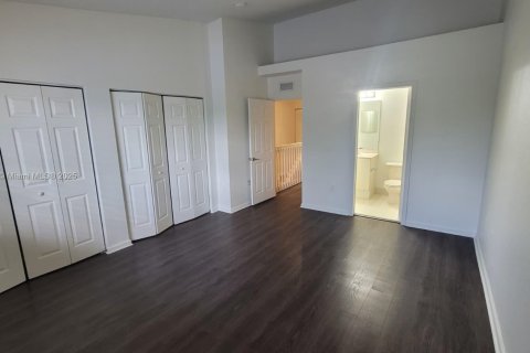 Touwnhouse à vendre à Miramar, Floride: 2 chambres, 96.34 m2 № 2013001 - photo 3