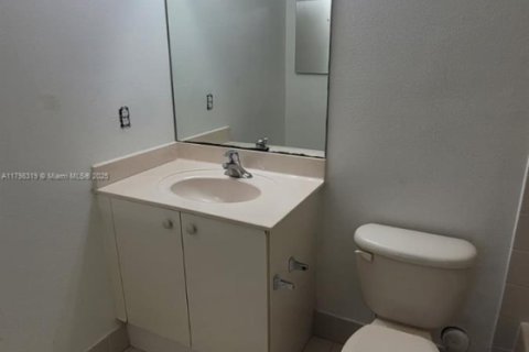 Touwnhouse à vendre à Miramar, Floride: 2 chambres, 96.34 m2 № 2013001 - photo 9