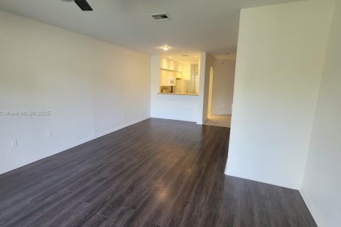 Touwnhouse à vendre à Miramar, Floride: 2 chambres, 96.34 m2 № 2013001 - photo 14