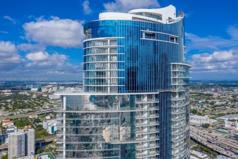 Condo in Miami, Florida, 3 bedrooms  № 1887527 - photo 30