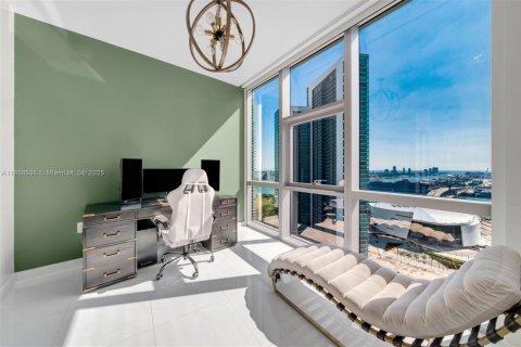 Condo in Miami, Florida, 3 bedrooms  № 1887527 - photo 15