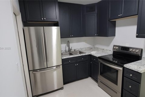 Propiedad comercial en venta en Miami, Florida, 159.7 m2 № 1965722 - foto 7