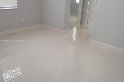 Propiedad comercial en venta en Miami, Florida, 159.7 m2 № 1965722 - foto 13