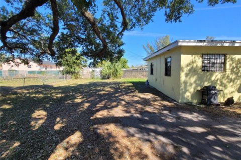 Propiedad comercial en venta en Miami, Florida, 159.7 m2 № 1965722 - foto 5