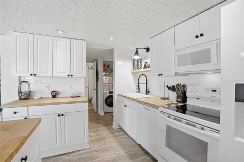 Condominio en venta en New Smyrna Beach, Florida, 1 dormitorio, 79.9 m2 № 2098688 - foto 10