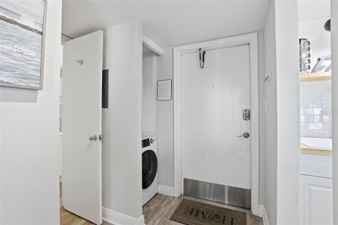 Condominio en venta en New Smyrna Beach, Florida, 1 dormitorio, 79.9 m2 № 2098688 - foto 5