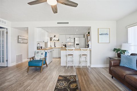 Condominio en venta en New Smyrna Beach, Florida, 1 dormitorio, 79.9 m2 № 2098688 - foto 8