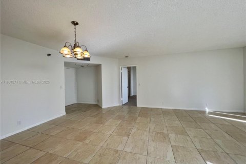 Condominio en alquiler en Aventura, Florida, 2 dormitorios, 120.96 m2 № 1933723 - foto 7