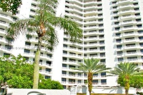 Condominio en alquiler en Aventura, Florida, 2 dormitorios, 120.96 m2 № 1933723 - foto 22