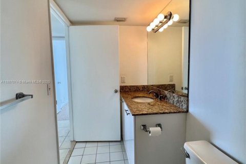 Condominio en alquiler en Aventura, Florida, 2 dormitorios, 120.96 m2 № 1933723 - foto 12