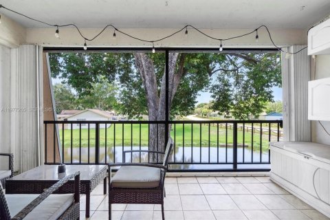 Condominio en Davie, Florida, 2 dormitorios  № 2042592