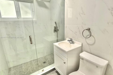 House in Fort Lauderdale, Florida 2 bedrooms, 88.07 sq.m. № 2076911 - photo 6