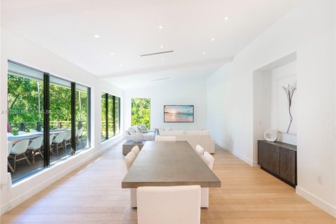 Casa en venta en Plantation, Florida, 4 dormitorios, 412.49 m2 № 1986803 - foto 5